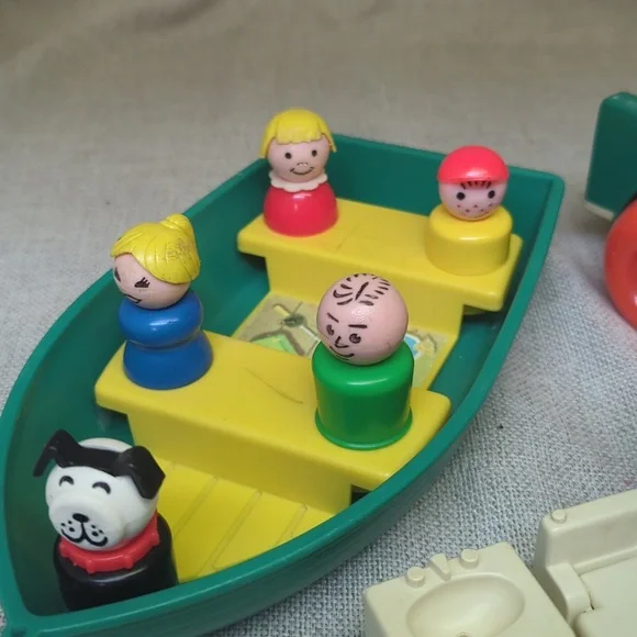 #16 Vintage 1974 Fisher Price Play Family Camper Little People Playset #994
